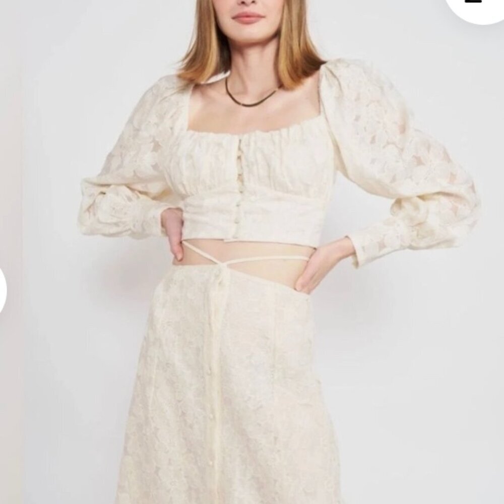 NWT En Saison Agathe Embroidered Cropped floral blouse Natural SIZE 2X